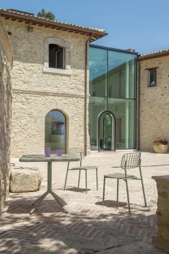 Sedia per l'esterno Lyze a marchio Emu con forte sconto