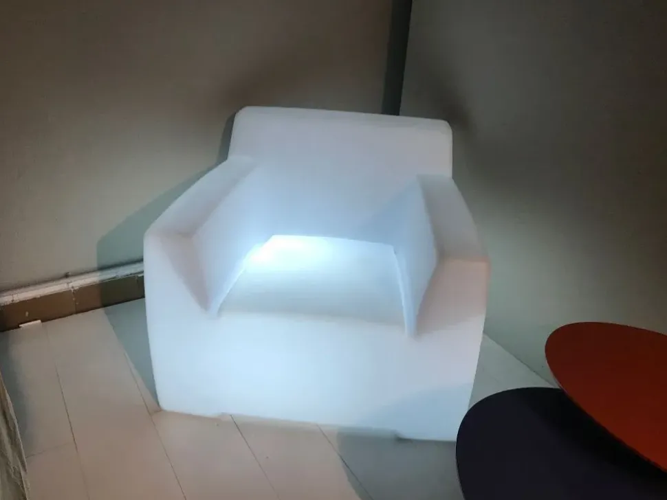 Sedia per l'esterno modello Inout 101l con illuminazione Gervasoni in Offerta Outlet