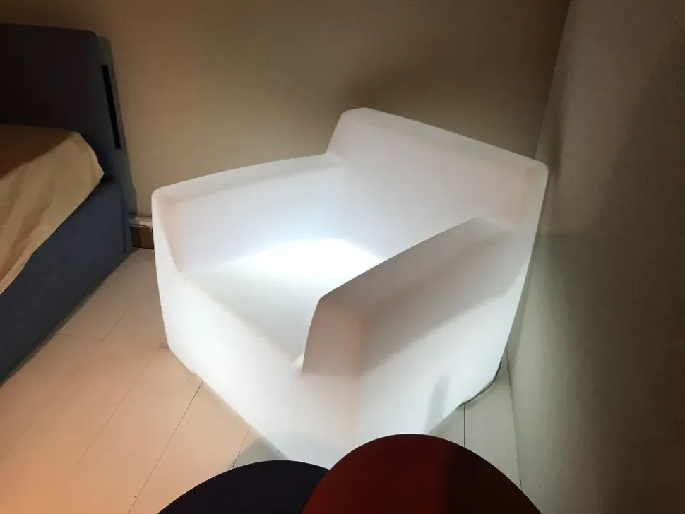 Sedia per l'esterno modello Inout 101l con illuminazione Gervasoni in Offerta Outlet