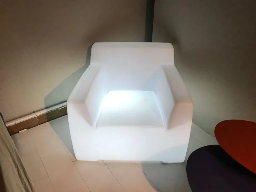 Sedia per l'esterno modello Inout 101l con illuminazione Gervasoni in Offerta Outlet