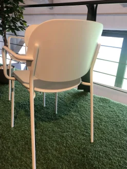 Sedia per l'esterno Yo! a marchio Connubia con forte sconto