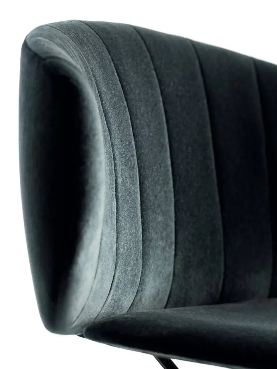 Sedia poltroncina Ruffle lago di Lago a prezzo scontato