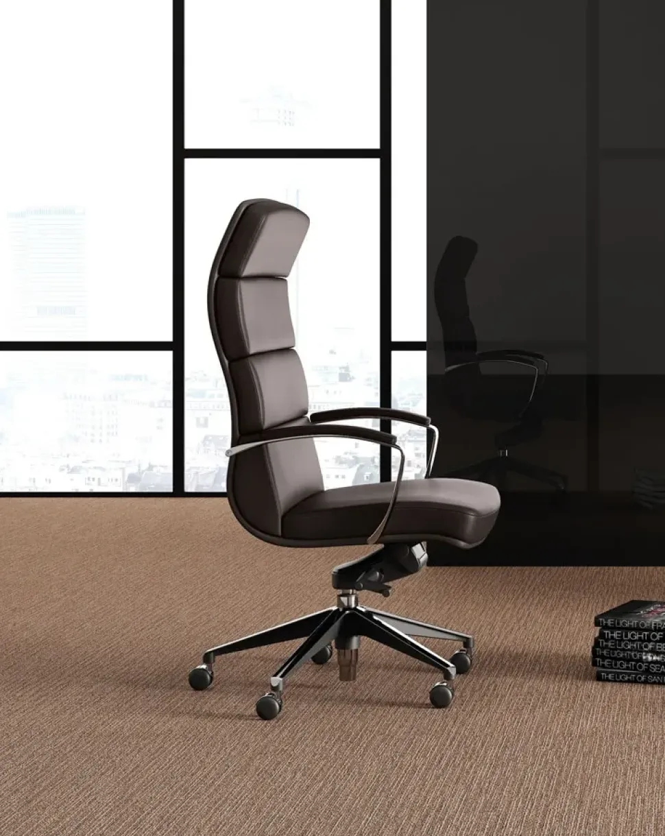 Sedia Scena per ufficio realizzata in pelle scontata del 30%