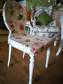 Sedia Sedia in legno rivestita in stoffa  di Callesella in OFFERTA OUTLET -66%