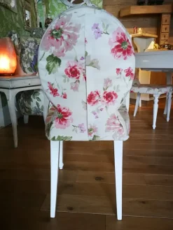 Sedia Sedia in legno rivestita in stoffa  di Callesella in OFFERTA OUTLET -66%