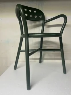 Sedia Sedia pipe con braccioli verde magis di Magis in OFFERTA OUTLET -42%