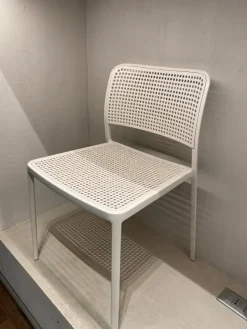 Sedia senza braccioli Audrey bianca Kartell a prezzo Outlet