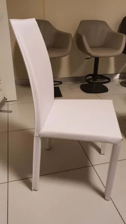 Sedia senza braccioli Inn bianca di Ozzio a prezzo scontato