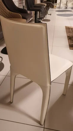 Sedia senza braccioli Pagoda bianca di Ozzio a prezzo ribassato