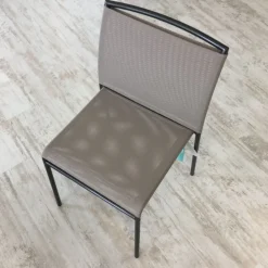 Sedia senza braccioli Sedia ingenia lola tessuto di Ingenia a prezzo ribassato