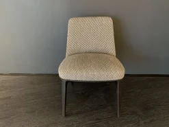 Sedia senza braccioli Sophie di Poliform a prezzo ribassato