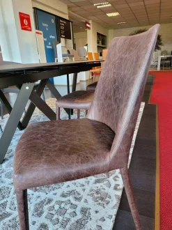 Sedia Sofia da soggiorno realizzata in pelle scontata del 87%