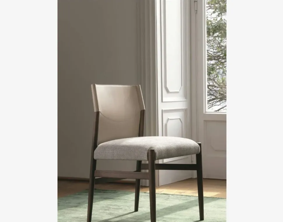 Sedia Sveva con braccioli Porada a prezzo scontato