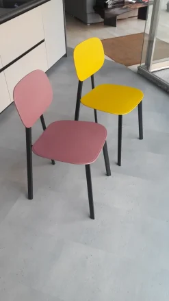 Sedia Tata da soggiorno realizzata in plastica scontata del 35%