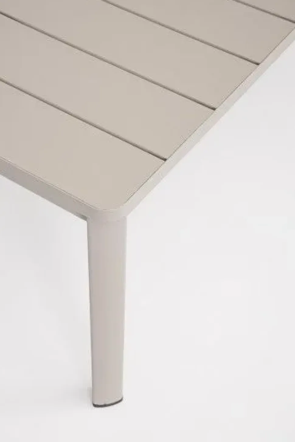 Set per l'esterno completo Konnor Bizzotto con forte sconto