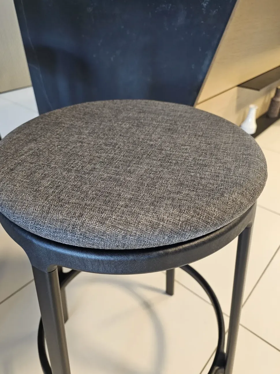 Sgabello con 4 gambe Round Infiniti a prezzi outlet