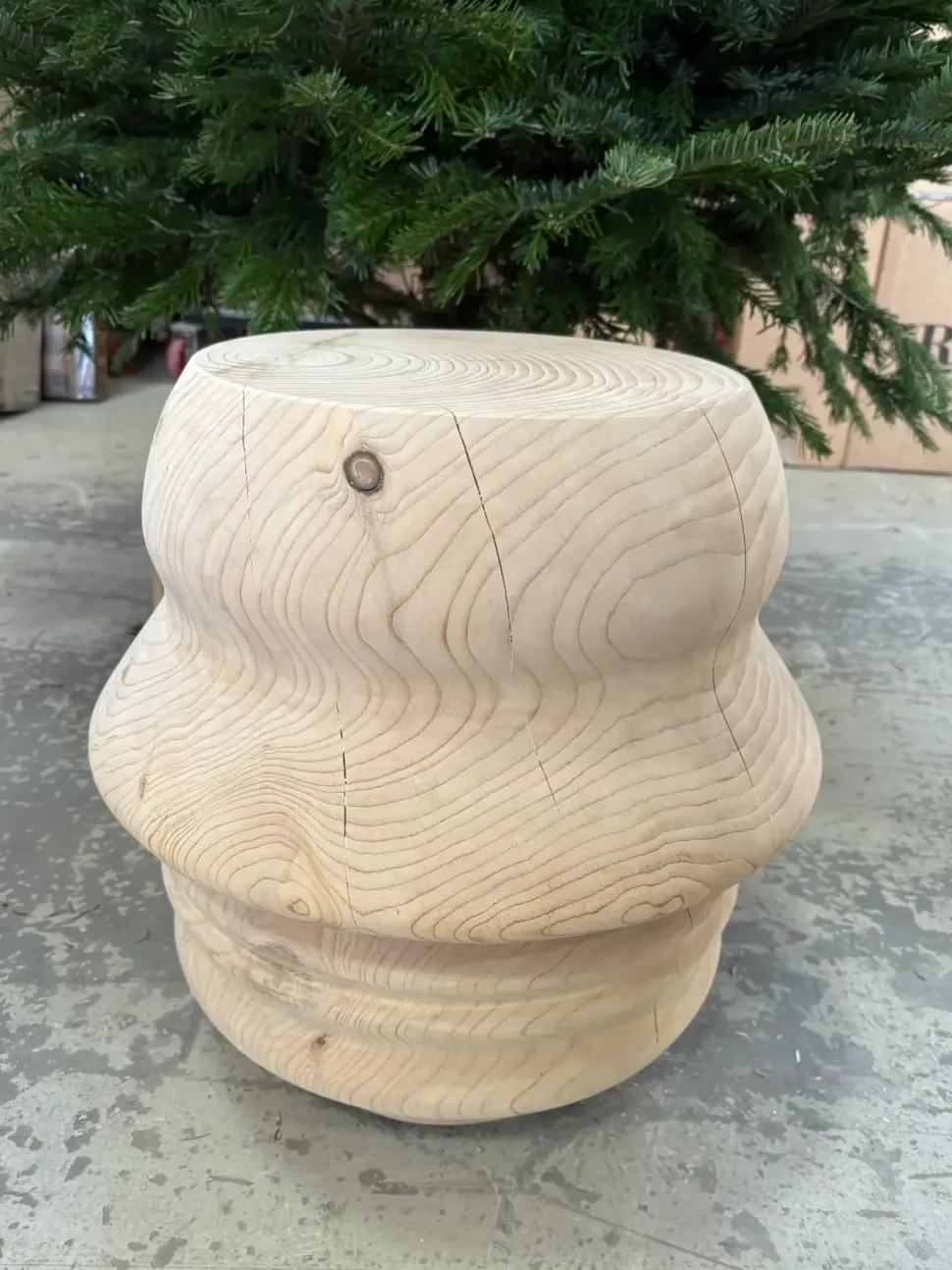 Sgabello con base centrale Ego Riva 1920 con forte sconto