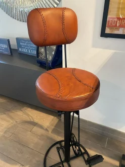 Sgabello con base centrale Bike Collezione esclusiva in offerta