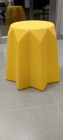 Sgabello con base centrale Pandoro Slide a prezzi outlet