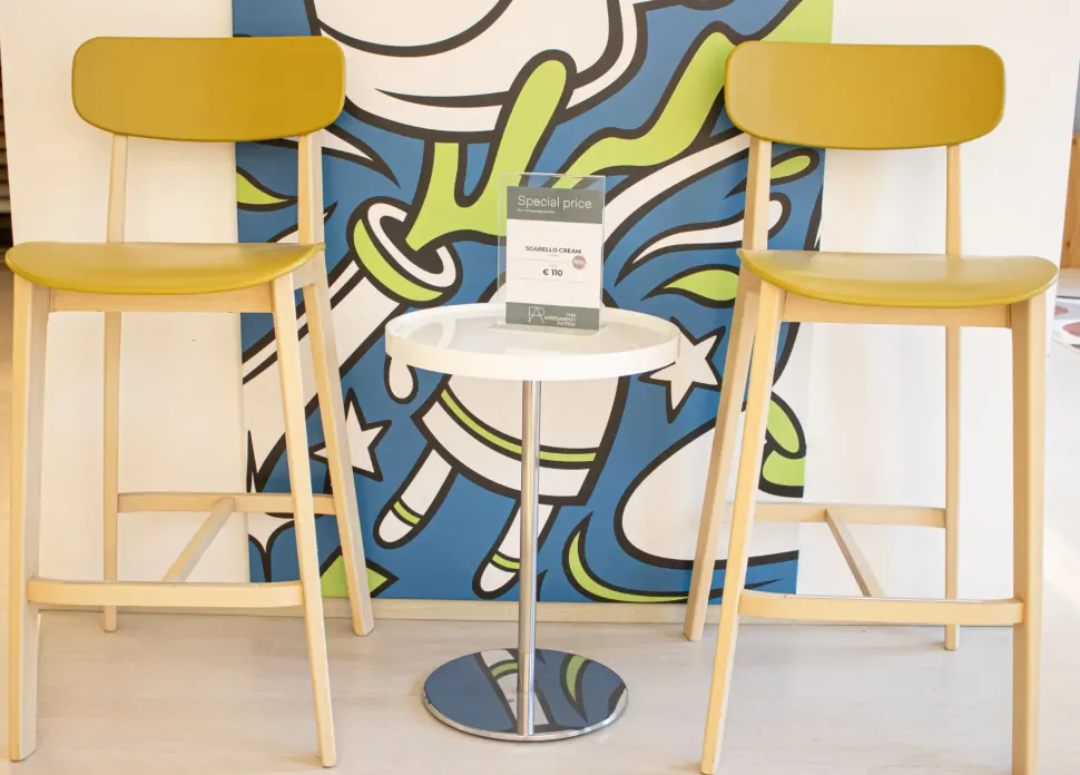 Sgabello Cream Connubia a prezzo ribassato