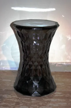 Sgabello da soggiorno Stone  Kartell in Offerta Outlet