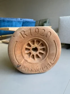 Sgabello modello F1 riva 1920 Riva 1920 SCONTATO a PREZZI OUTLET