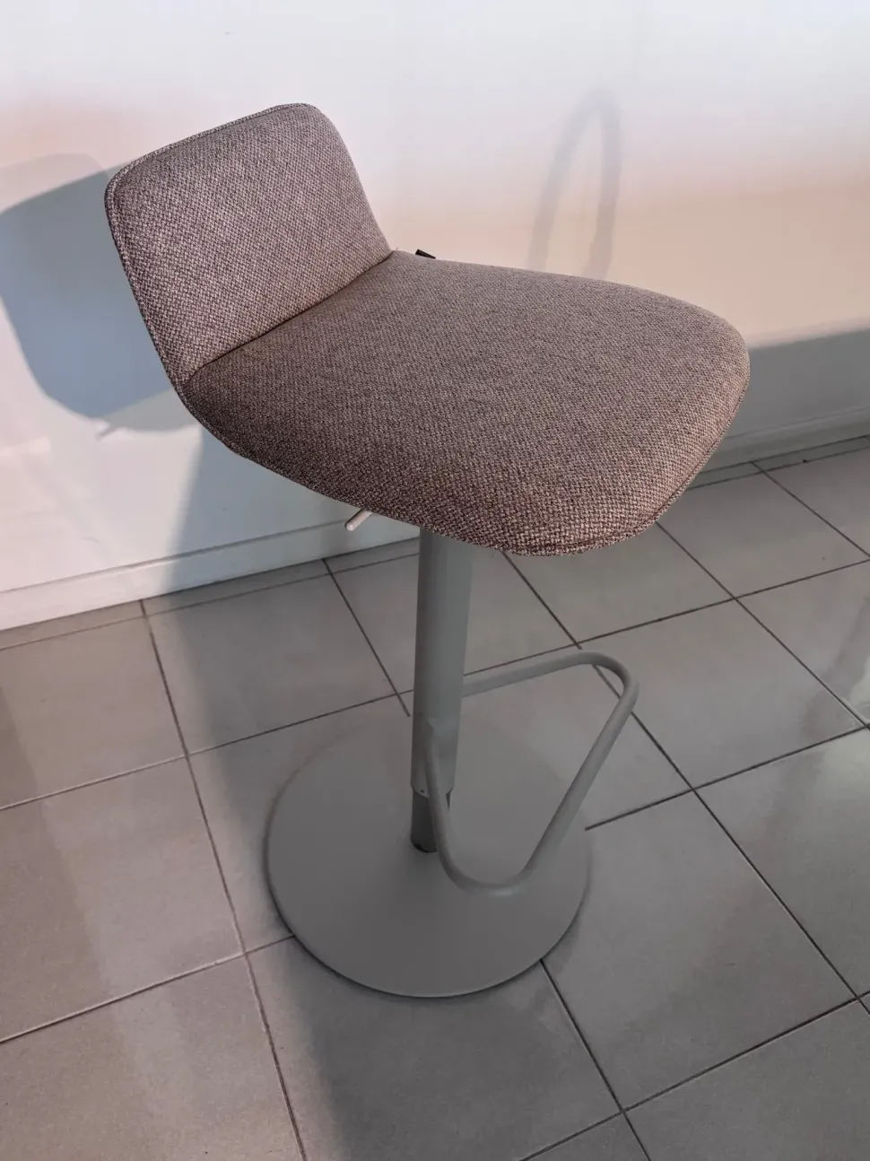 Sgabello Riley soft Connubia a prezzo scontato