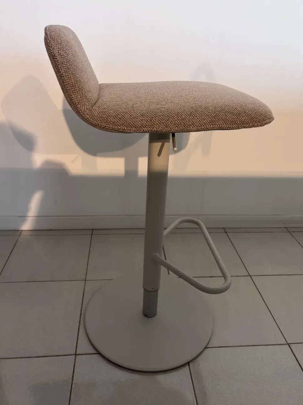 Sgabello Riley soft Connubia a prezzo scontato