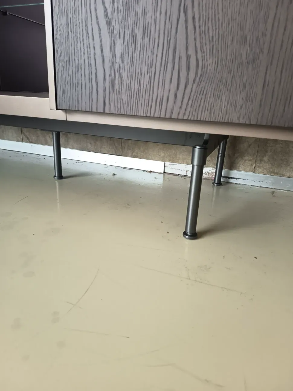 Soggiorno completo modello Logos in stile design di Molteni & c a PREZZI OUTLET