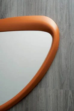 Specchiera modello Soho di Ozzio a prezzi convenienti