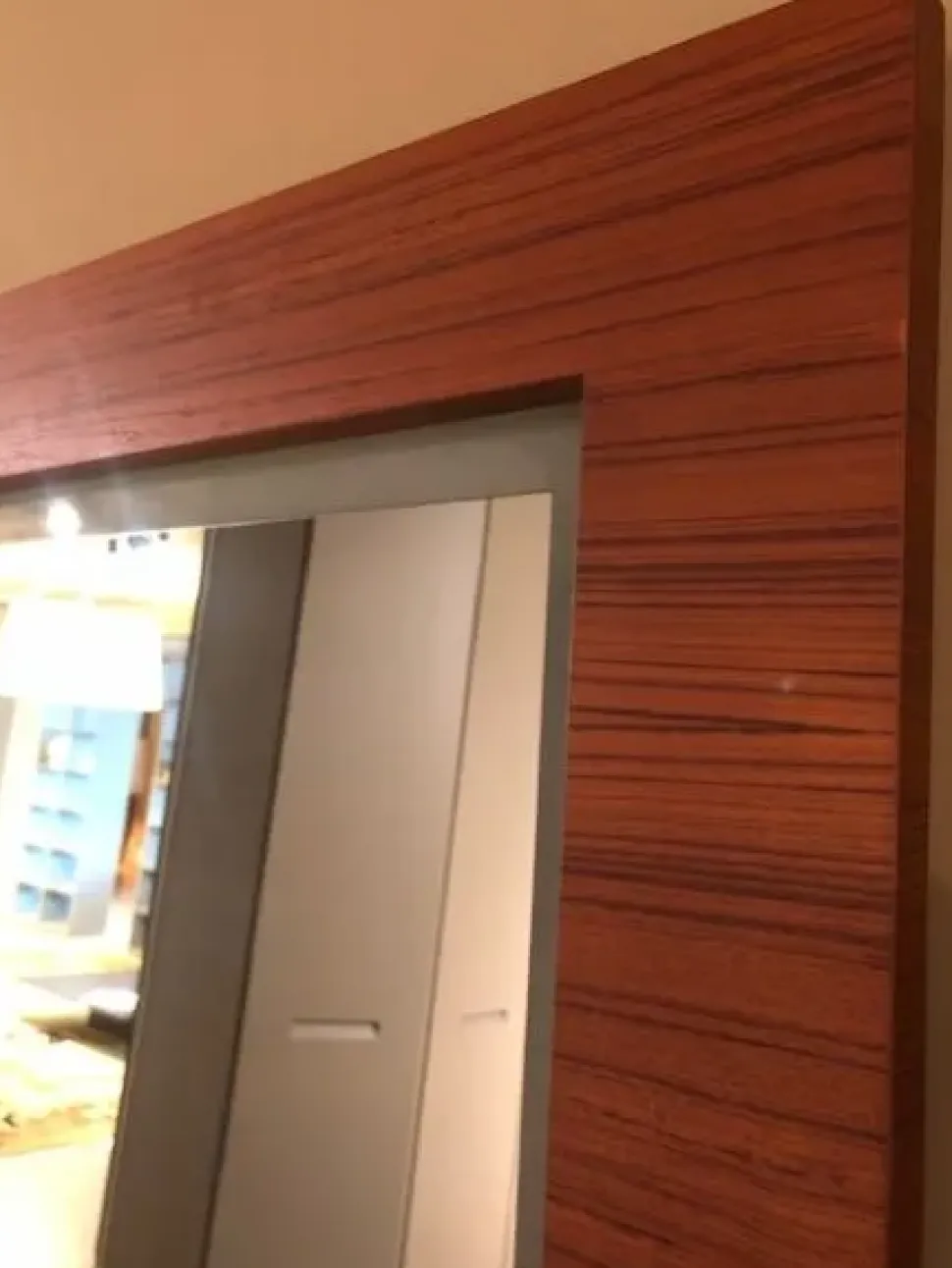 Specchiera Tokyo Halifax in legno a prezzo Outlet