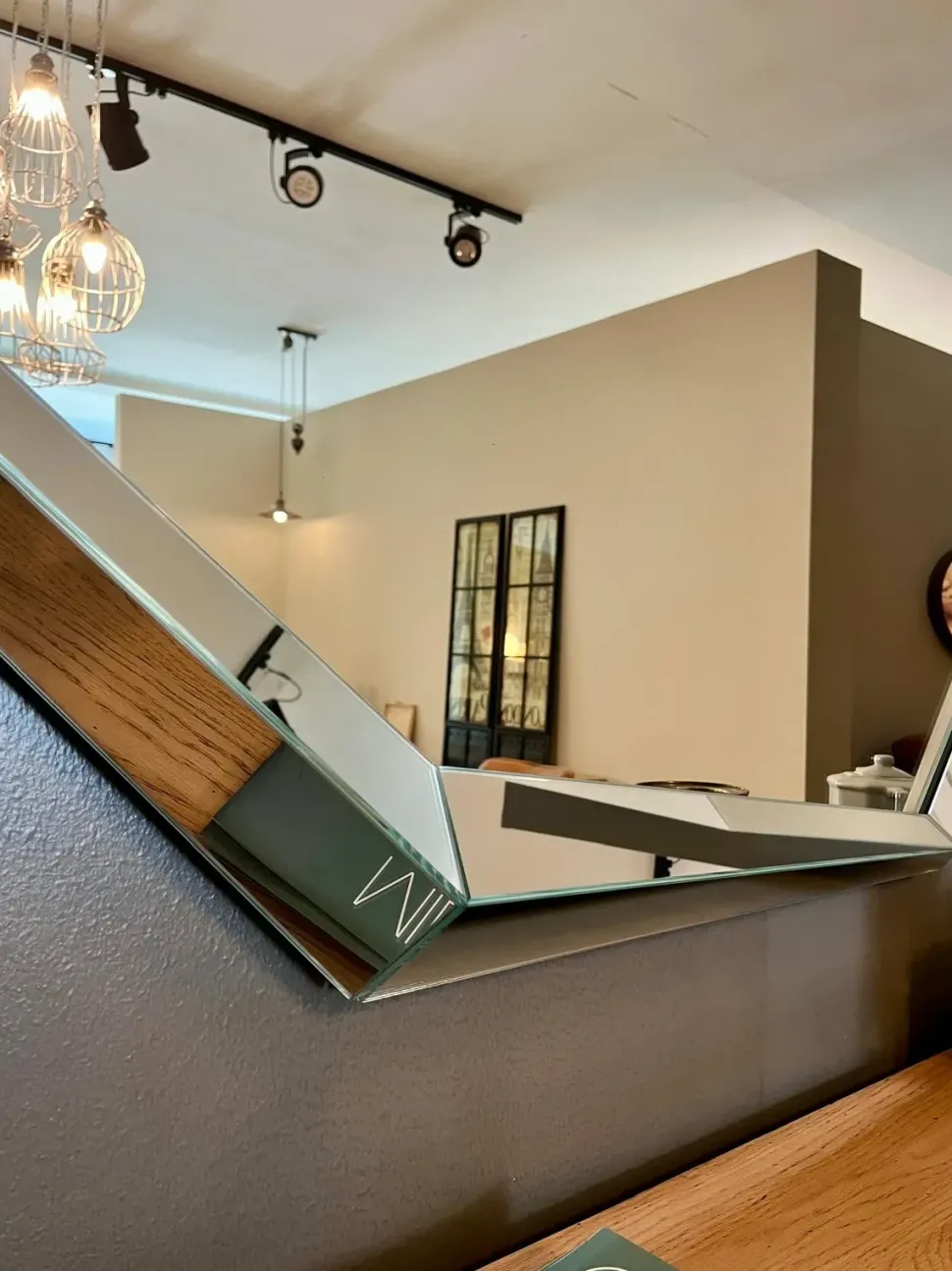 Specchio moderna Emerald di Cattelan italia a prezzo scontato