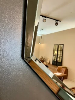 Specchio moderna Emerald di Cattelan italia a prezzo scontato