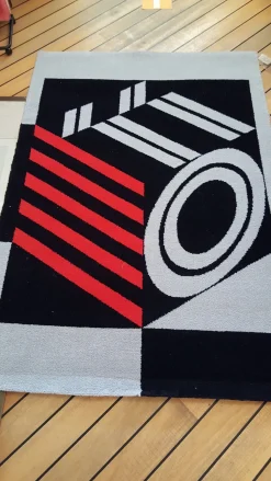 Tappeto moderno Red lines ege Artigianale a prezzo scontato