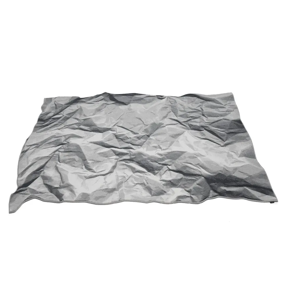 Tappeto Moderno sagomato modello Neversaid a prezzi convenienti