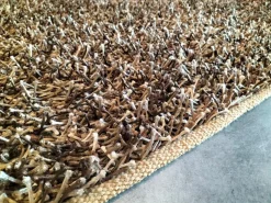 Tappeto moderno Shaggy Coren a prezzo scontato