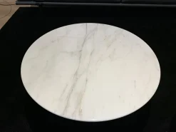 Tavolino Bob Poltrona frau a prezzo riservato