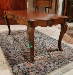 Tavolino classico In legno bois de rose di Artigianale a prezzo scontato