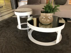 Tavolino Coppia tavolino + pouf otis in laccato opaco Frigerio sconto del 62%