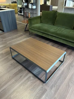 Tavolino design 45° di Molteni & c a prezzo ribassato