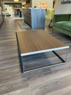 Tavolino design 45° di Molteni & c a prezzo ribassato