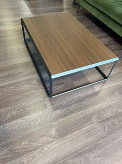 Tavolino design 45° di Molteni & c a prezzo ribassato