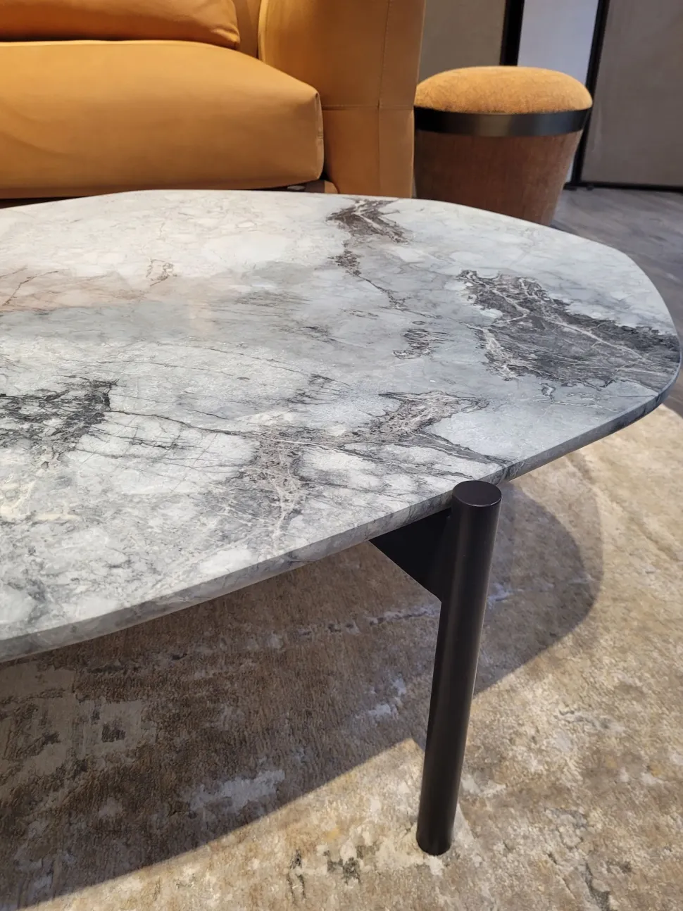 Tavolino design Johnson di Cantori a prezzo scontato