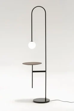 Tavolino design Light with table di Living divani a prezzo scontato