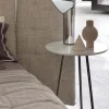 Tavolino design modello Angle di Flou scontato