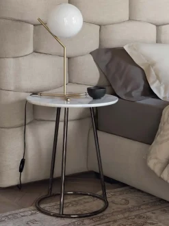 Tavolino design modello Angle di Flou scontato