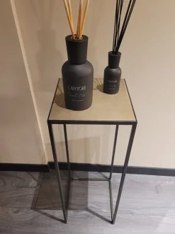 Tavolino design Narciso di Cantori a prezzo ribassato