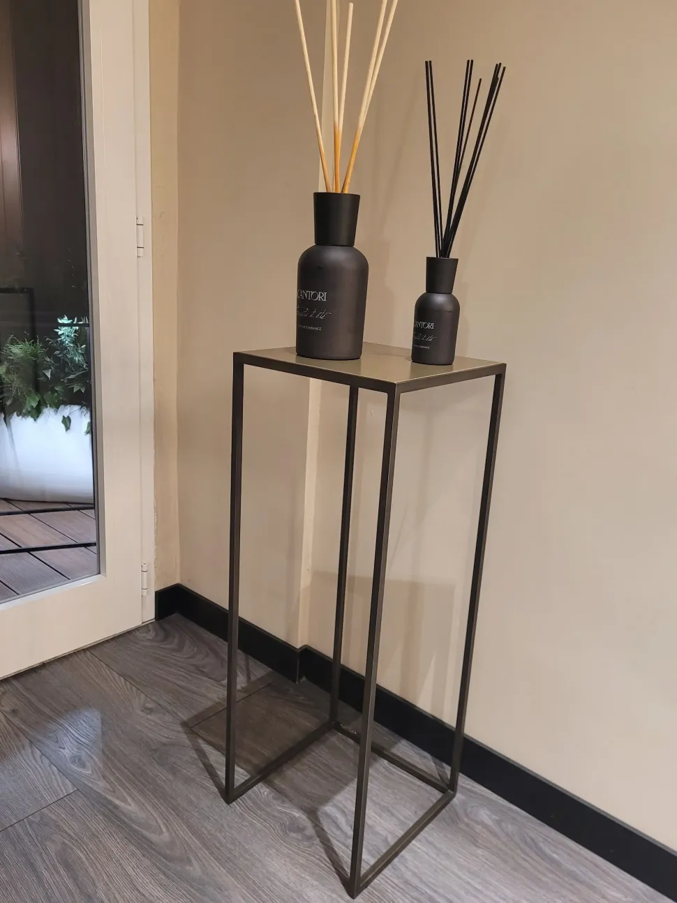 Tavolino design Narciso di Cantori a prezzo ribassato