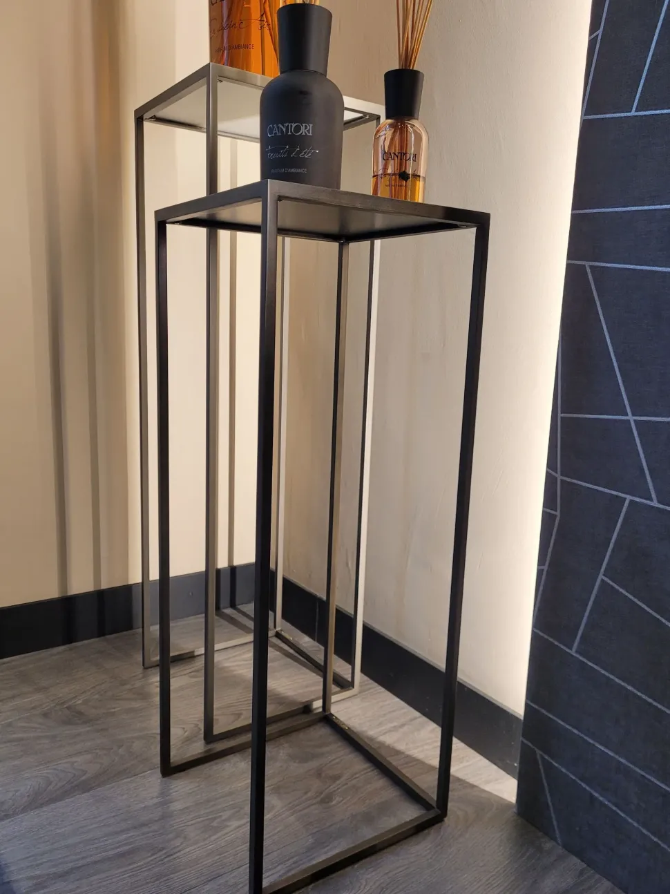 Tavolino design Narciso di Cantori a prezzo ribassato