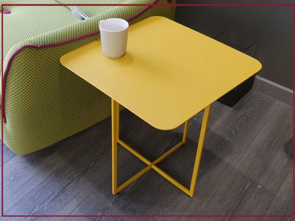 Tavolino design Selfy di Egoitaliano a prezzo scontato